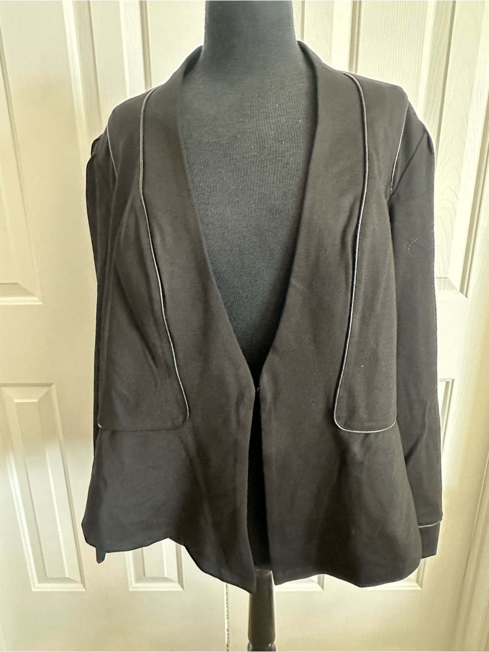 City Chic Black Open-Front Jacket with Light Contrast Piping